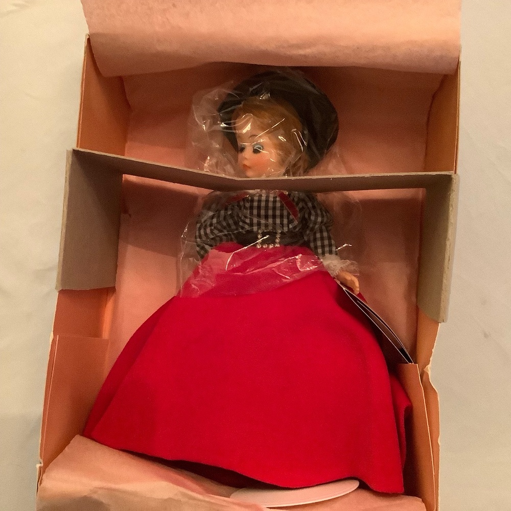 Madame Alexander “Gibson Girl” Number 1124. Never Out Of Box